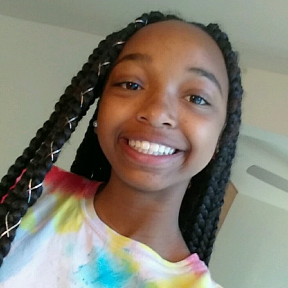 Meet your Posher, Kiana - Picture 2 of 6